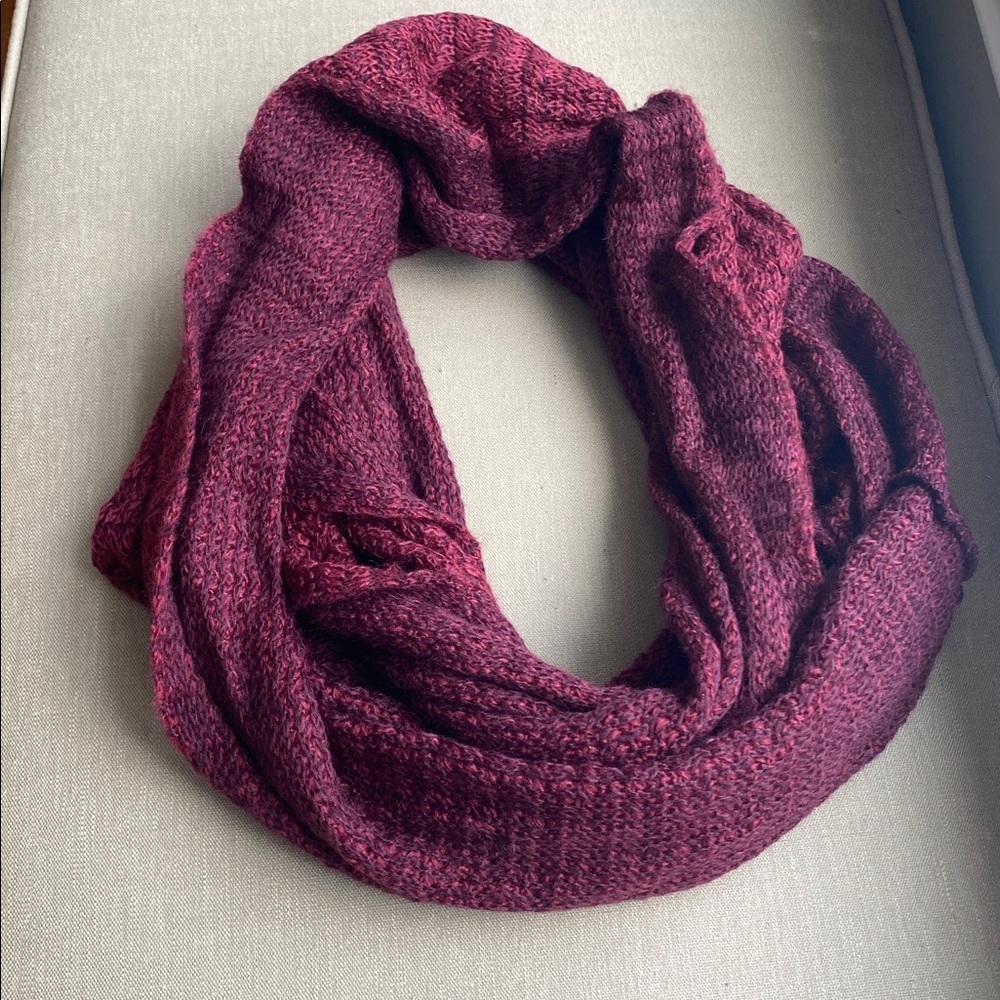 Maroon Burgundy Knit Scarf